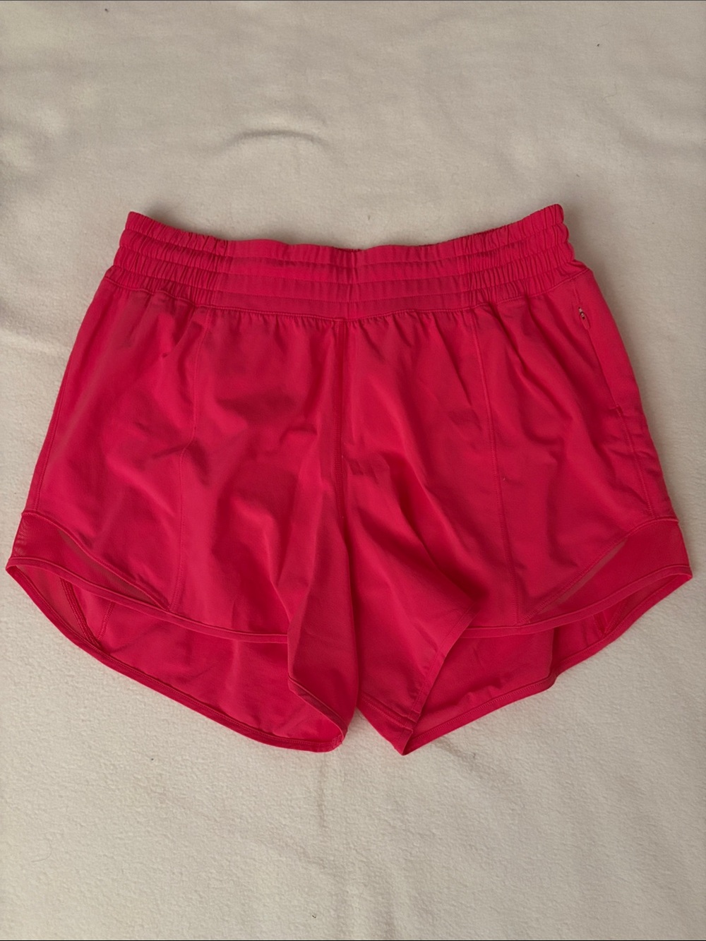 Lululemon Hotty Hot high rise 4” short